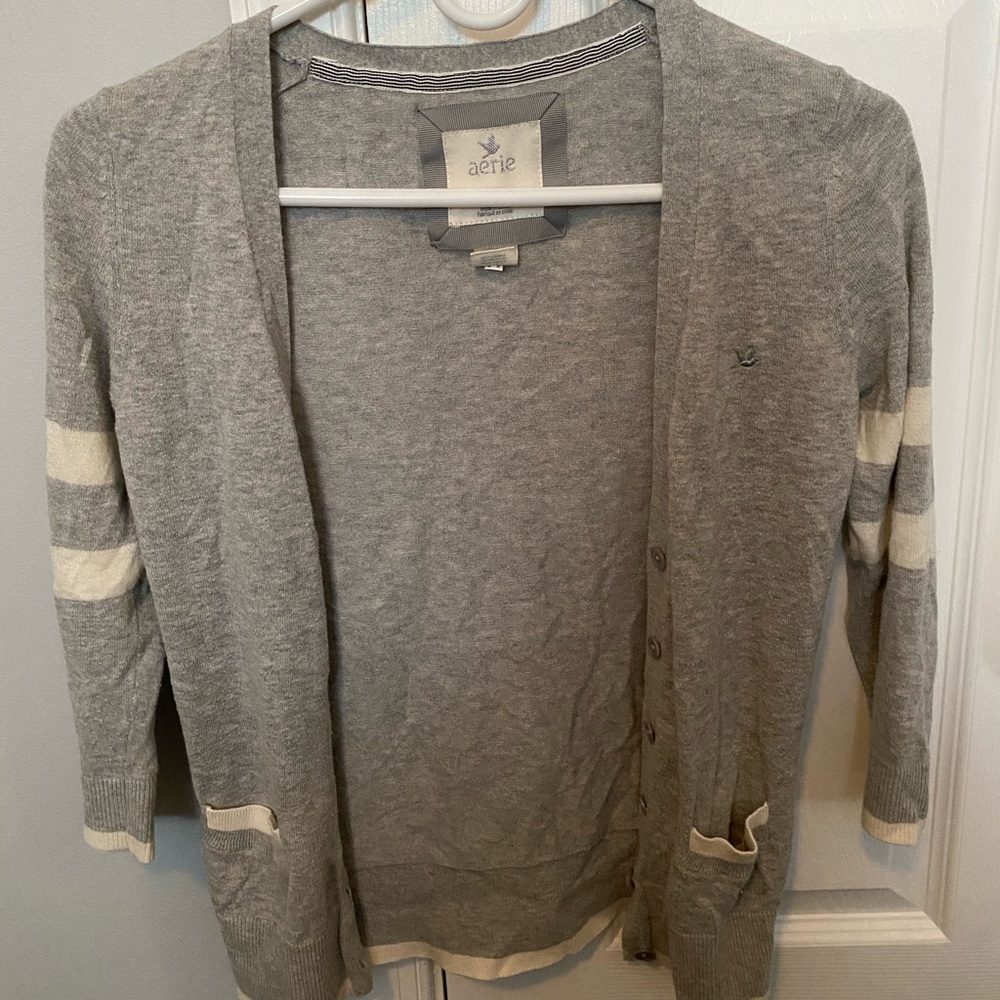 Grey and white 3/4 sleeved aerie cardigan